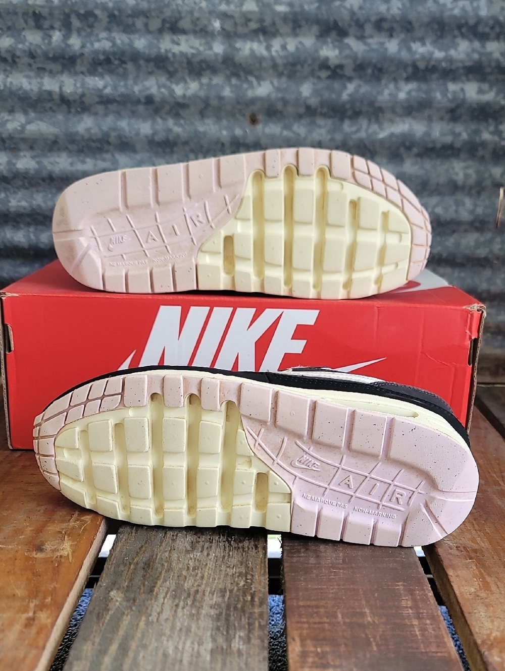Nike Air Max 1 "Black Anthracite Pink Foam" Wmns 7.5 Ships Today - Picture 5 of 9